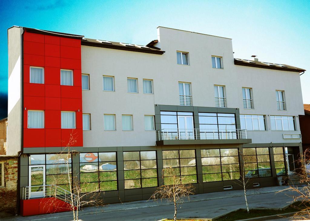 Garni Hotel Crystal Ice Ni Eksteriør bilde